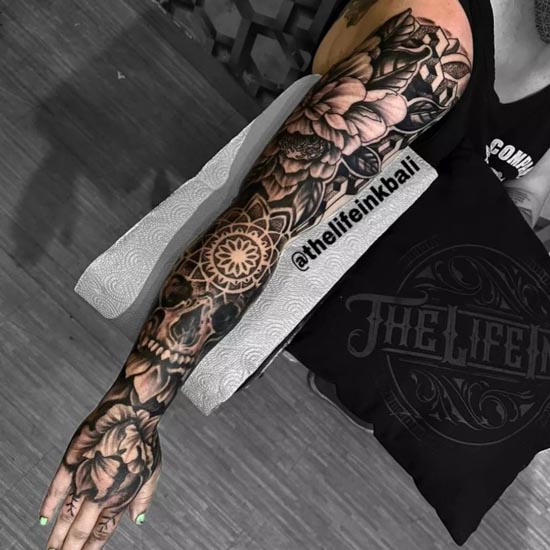 Pop Culure Realism Tattoo Artist  Tim  CB Ink Tattoo Brisbane