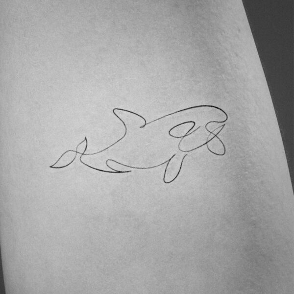 killer whale tattoo simple design