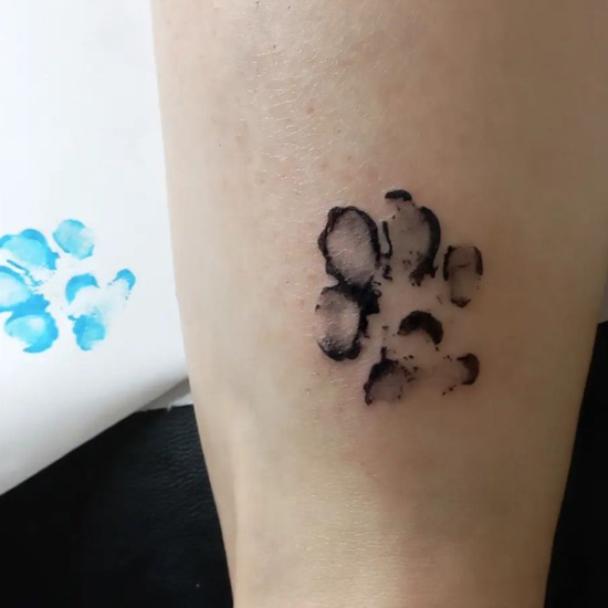 dog paw print memorial tattoos
