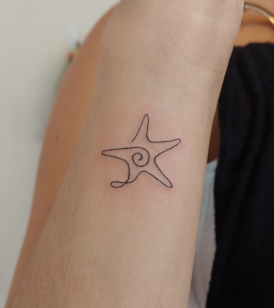 Sea Creature Tattoos Inspired By Strong And Resilient Souls  Cultura  Colectiva  Starfish tattoo Shell tattoos Beach tattoo